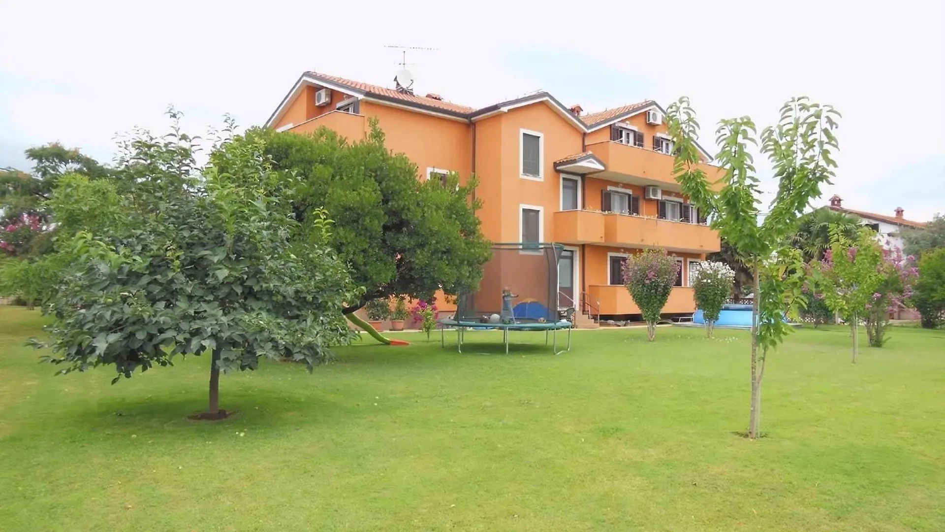 Klimatisierte Wohnung In Zambratija Mit Grill Und Meerblick Umag Apartment